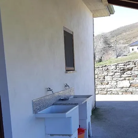 Vandrarhem La Escuela *